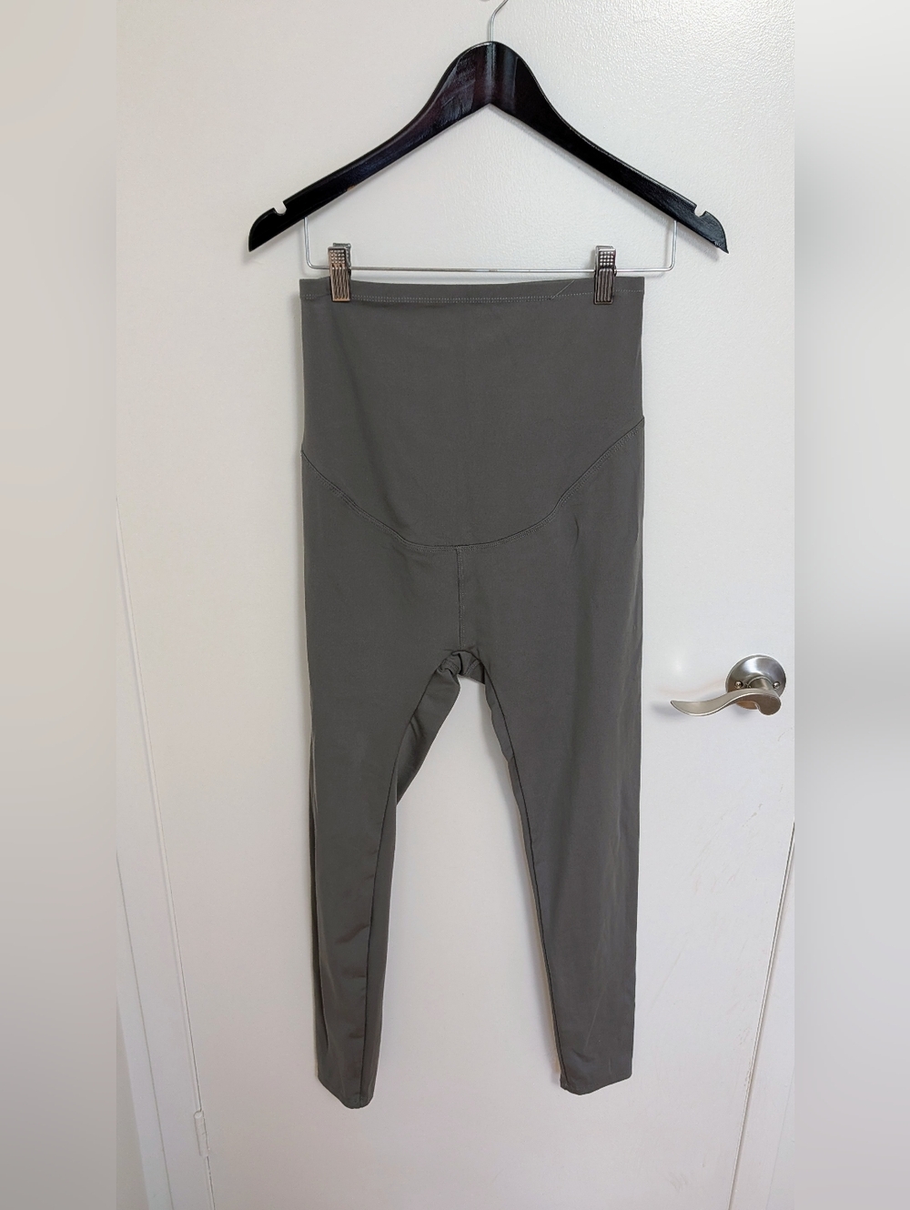 Brand New Maternity Leggings - Women's Size Medium